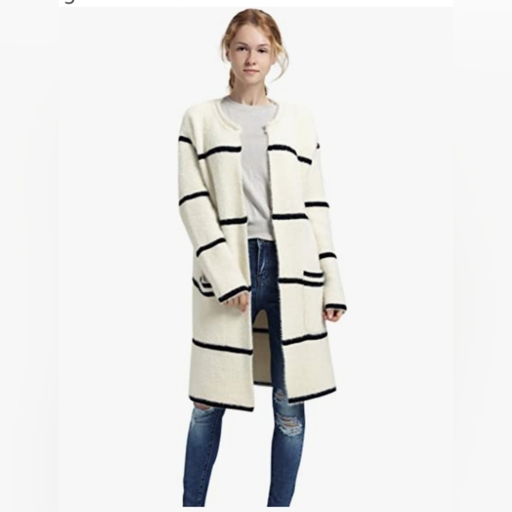 NWT Fuzzy Striped open knit cardigan with pockets